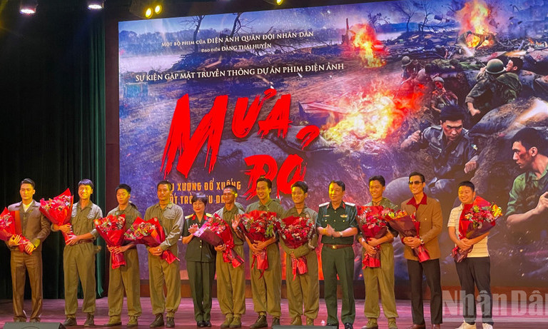 “Mưa đỏ” công bố tạo hình các nhân vật