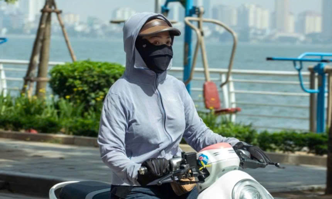Thời tiết hôm nay 29/7: Miền Nam âm u, mưa dông; miền Bắc nắng gắt
