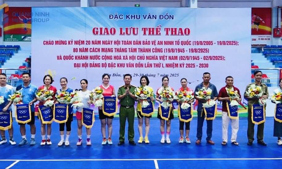 Đặc khu Vân Đồn: Giao lưu thể thao chào mừng kỷ niệm 20 năm Ngày hội Toàn dân bảo vệ an ninh Tổ quốc, 80 năm Cách mạng tháng Tám thành công, Đại hội Đảng bộ Đặc khu Vân Đồn lần thứ I