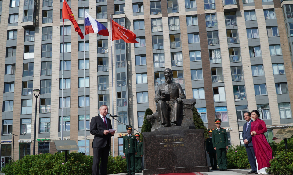Khánh thành Quảng trường Hồ Chí Minh tại St. Petersburg – Hội người Việt được công nhận chính thức