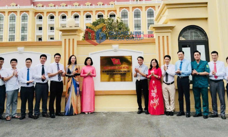 Phường Móng Cái 2: Gắn biển 5 công trình tiêu biểu chào mừng Đại hội Đảng bộ lần thứ I