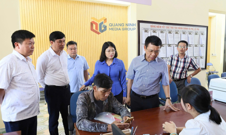 “Cầu nối" giữa Đảng với nhân dân