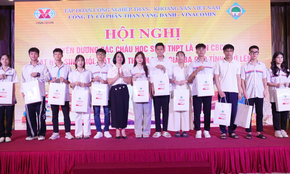 Than Vàng Danh: Tuyên dương trên 2.300 học sinh giỏi là con em công nhân mỏ
