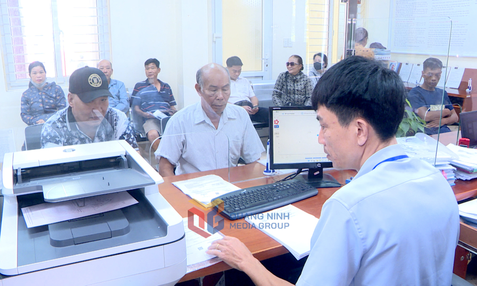 Đảm bảo phục vụ tốt người dân khi giải quyết thủ tục hành chính