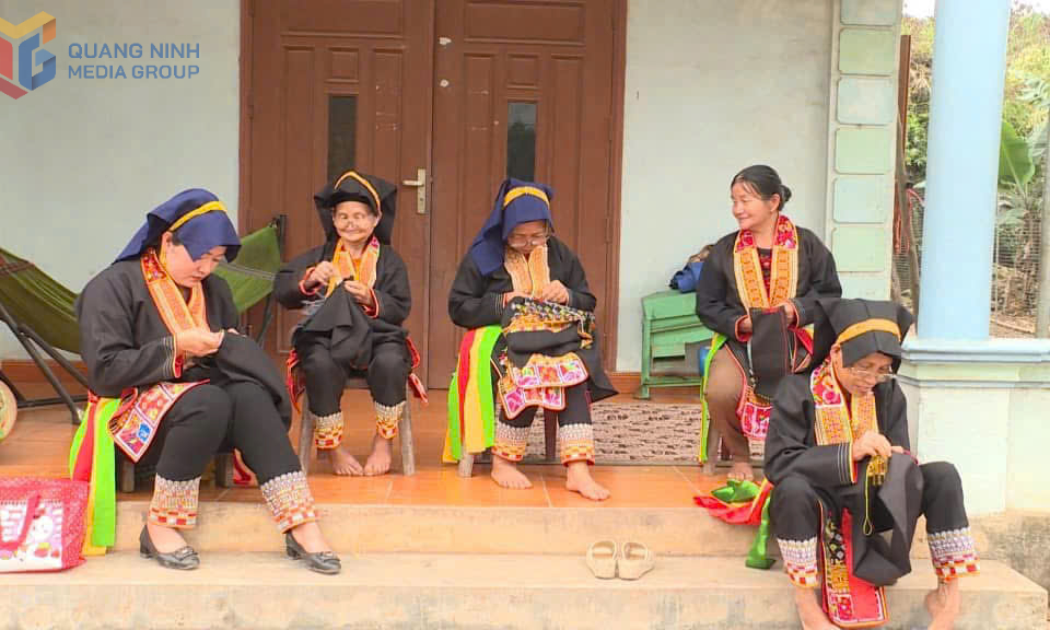 Gìn giữ nét thêu truyền thống của người Dao