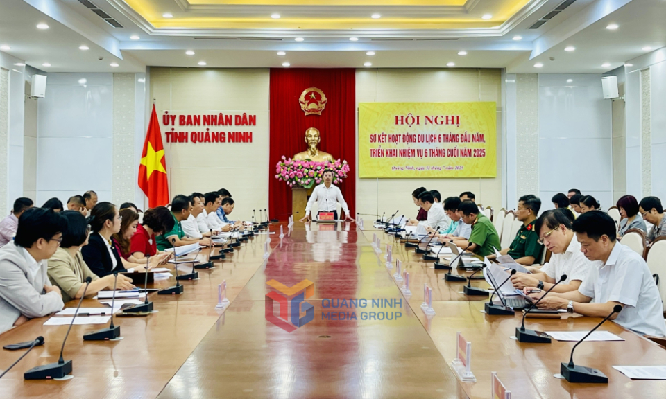 UBND tỉnh họp triển khai các giải pháp thúc đẩy du lịch những tháng cuối năm