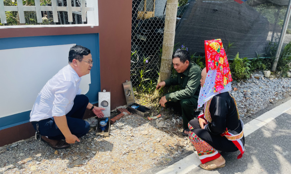 “Phủ sóng” nước sạch cho người dân vùng khó