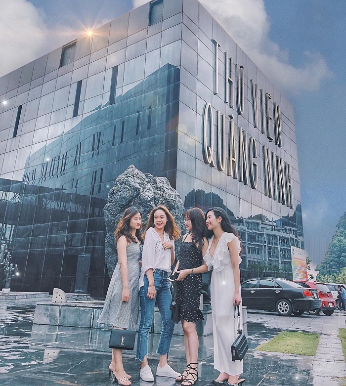 Ch&ugrave;a Một M&aacute;i