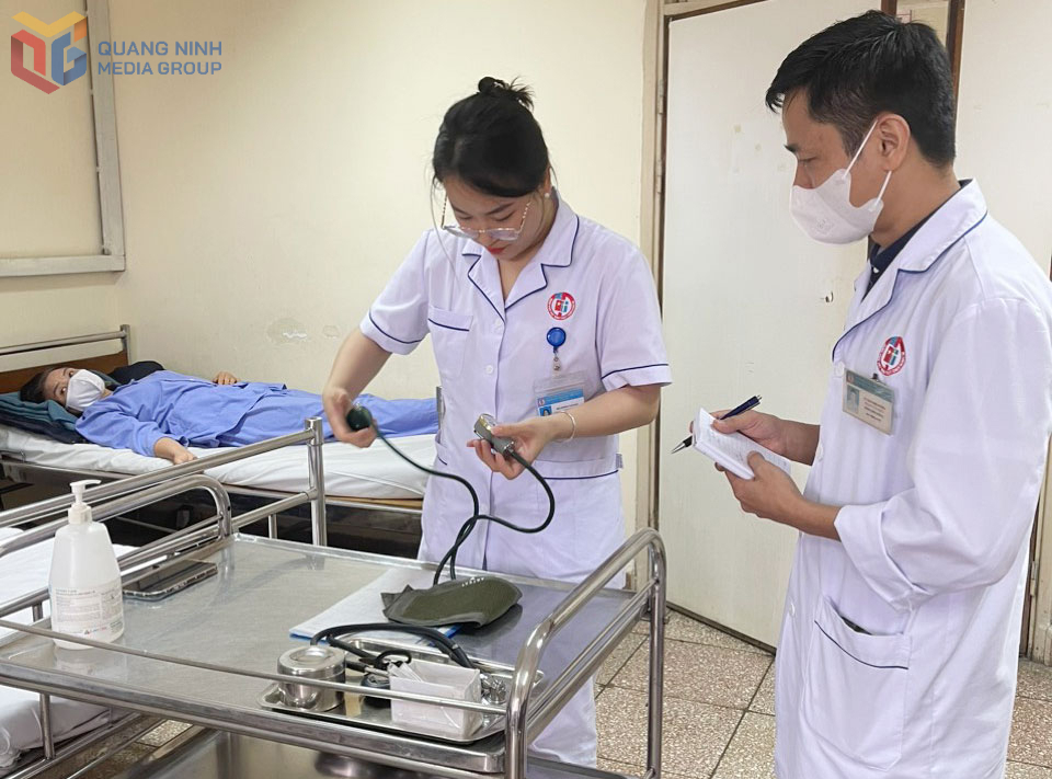 Phòng Điều dưỡng Bệnh viện Việt Nam- Thuỵ Điển Uông Bí kiểm tra quy trình kỹ thuật điều dưỡng, hộ sinh, kỹ thuật viên tại các khoa, phòng của Bệnh viện.
