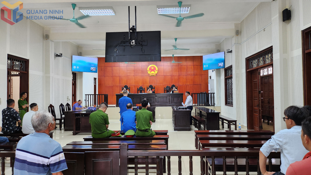 Quang cảnh phiên tòa tổ chức cho người khác nhập cảnh trái phép, 5/8/2025.