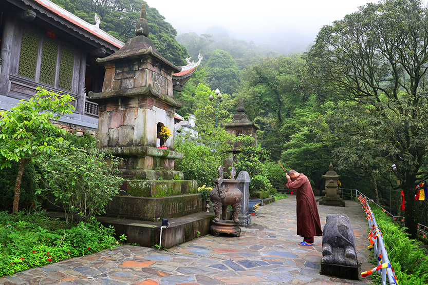 Lễ Phật.