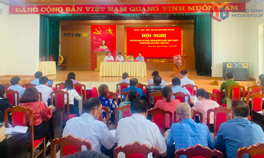 Phường Đông Mai tổ chức hội nghị giao ban công tác đảng, chính quyền, MTTQ tháng 7/2025. Ảnh: Đơn vị cung cấp.