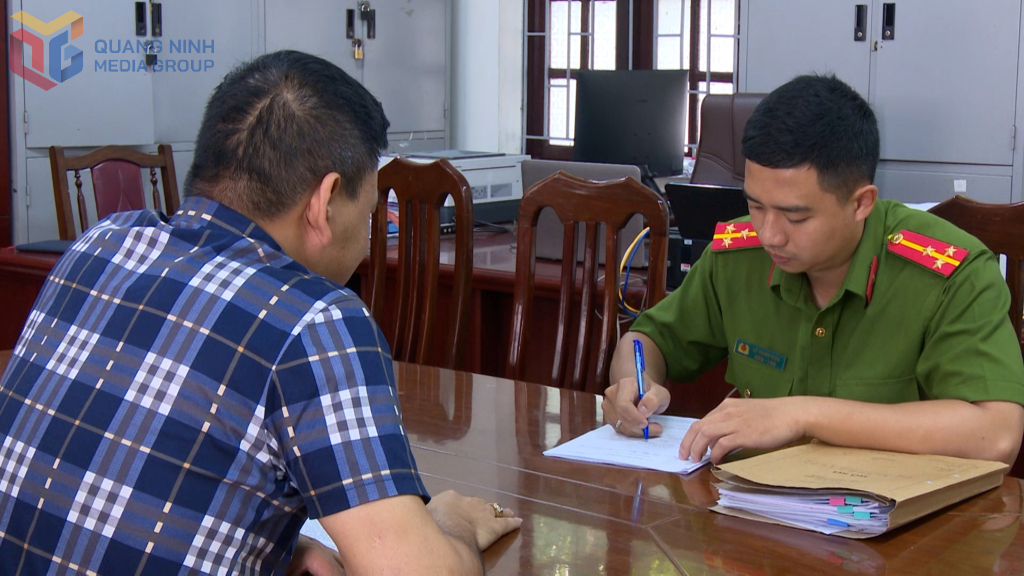Phòng CSHS (Công an tỉnh) tiếp nhận trình báo của công dân về vụ việc có dấu hiệu lừa đảo.