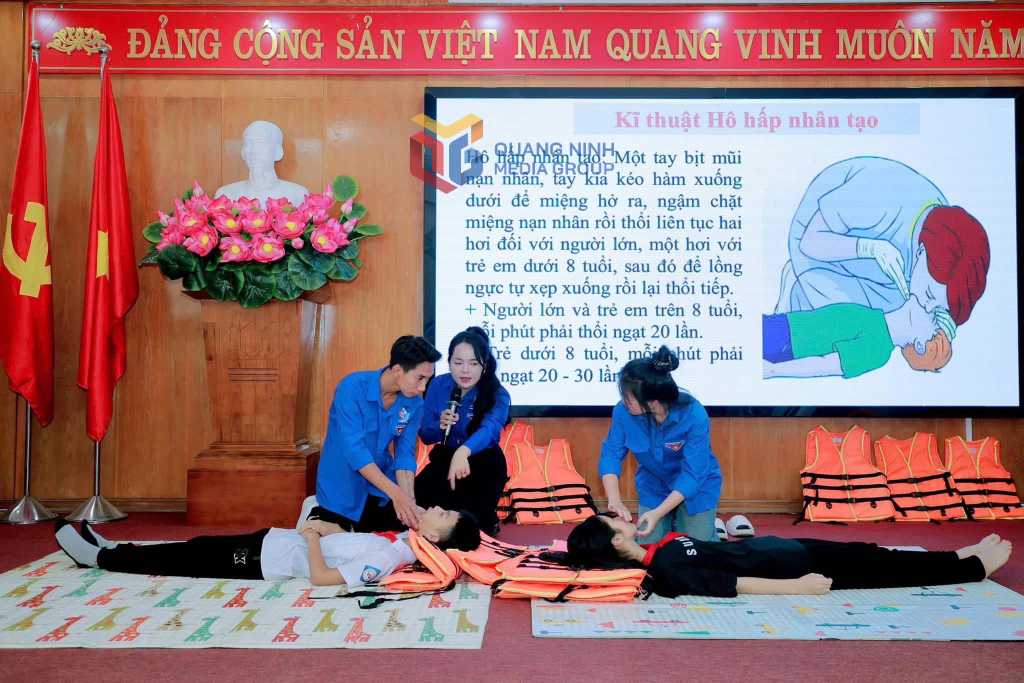 Đoàn Thanh niên phường Đông Triều tổ chức tập huấn kỹ năng phòng chống tai nạn thương tích, phòng chống đuối nước cho thanh thiếu nhi.