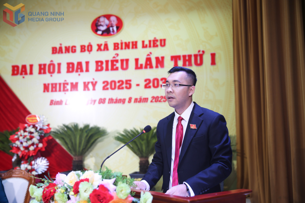 Đồng chí Nguyễn Thế Minh, Bí thư Đảng ủy xã Bình liêu phát biểu tại Đại hội.