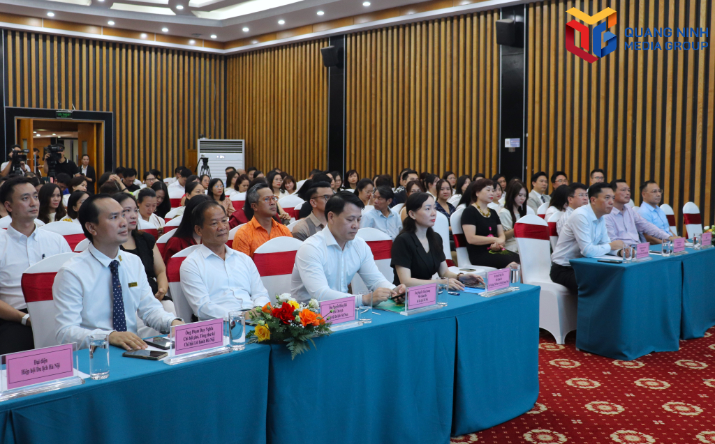 Chương trình thu hút đông các hiệp hội, doanh nghiệp, du lịch, lữ hành trong nước tham gia.