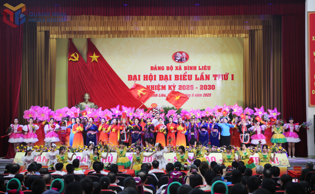Văn nghệ chào mừng Đại hội Đại biểu xã Bình Liêu lần thứ I, nhiệm kỳ 2025-2030.