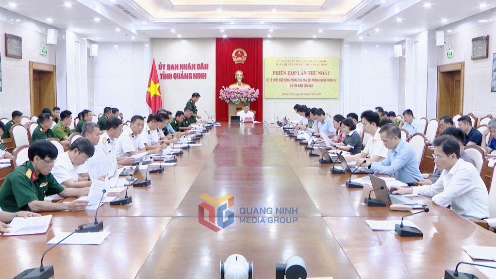 Quang cảnh phiên họp. 