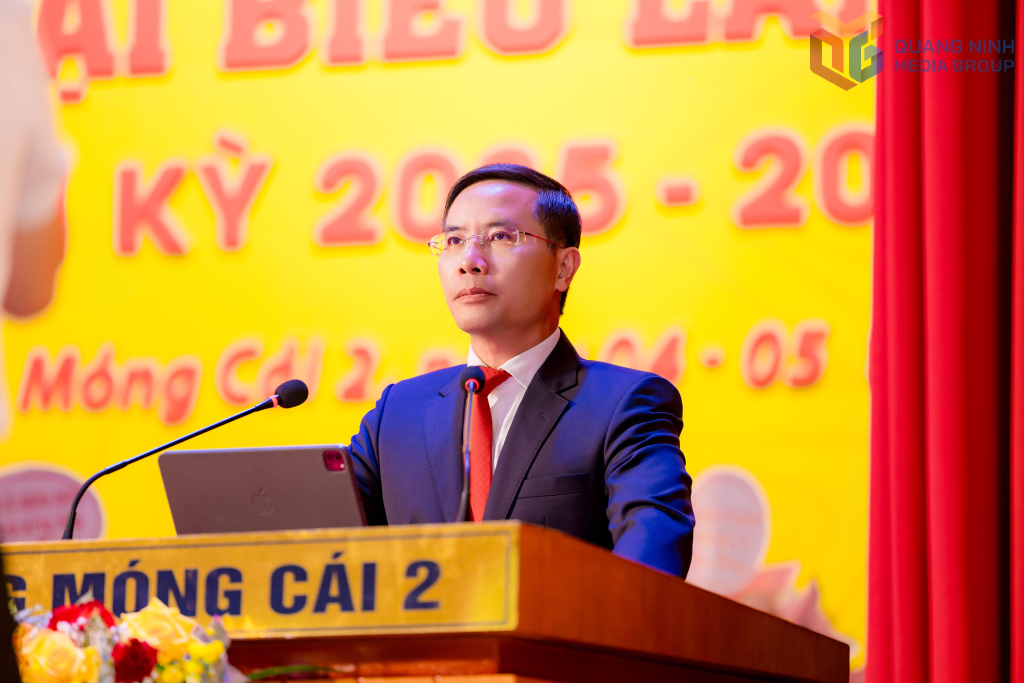 Đồng chí Phạm Đức Ấn, Phó Bí thư Tỉnh uỷ, Chủ tịch UBND tỉnh phát biểu chỉ đạo tại Đại hội