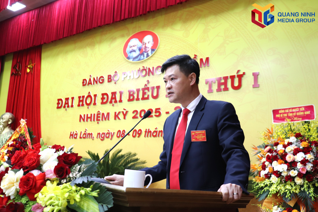 Đồng chí Phạm Duy Thanh, Bí thư Đảng ủy phường Hà Lầm, phát biểu tại Đại hội.
