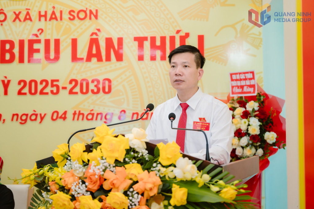 Đồng chí Đỗ Viết Mạnh, Bí thư Đảng uỷ xã Hải Sơn phát biểu tại Đại hội