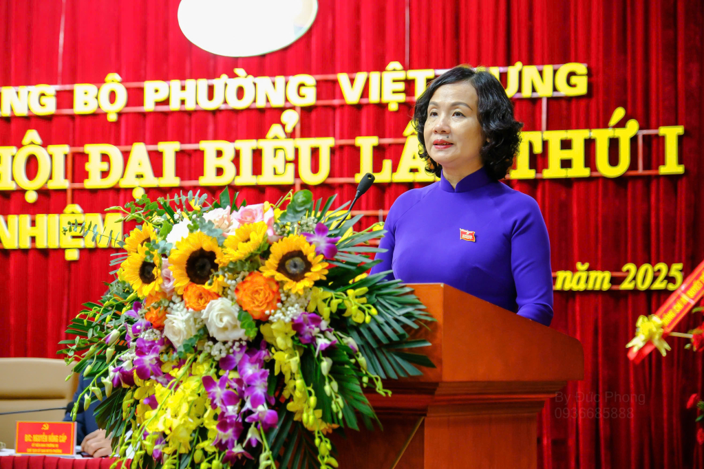 Đồng chí Bùi Thúy Phượng, Ủy viên Ban Thường vụ, Trưởng Ban Tổ chức Tỉnh ủy phát biểu chỉ đạo Đại hội