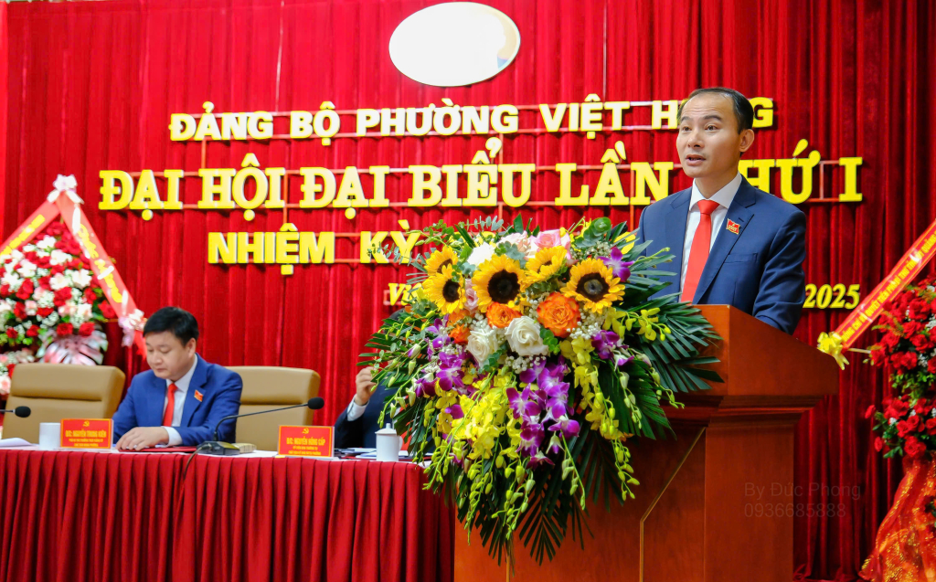 Đồng chí Vũ Ngọc Lâm, Bí thư Đảng ủy phường Việt Hưng phát biểu tại Đại hội