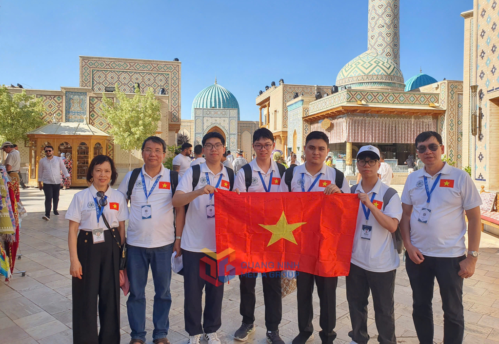 Ảnh với chú thích