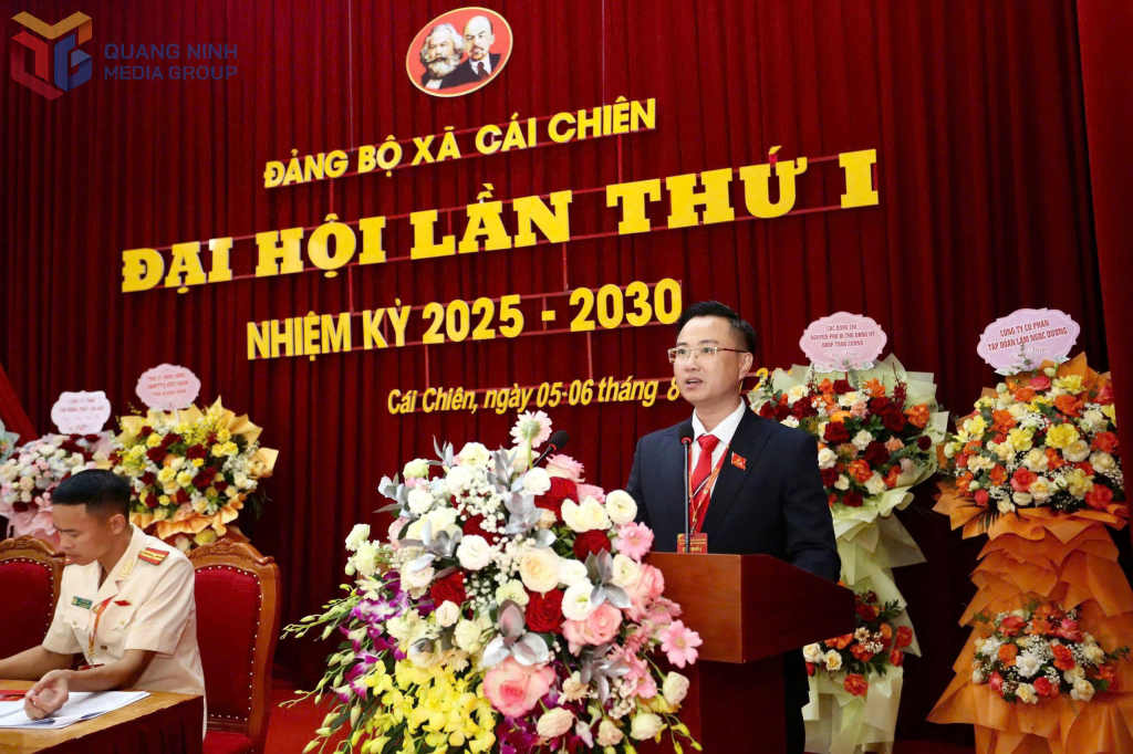Đồng chí Hoàng Văn Hải, Bí thư Đảng uỷ xã Cái Chiên, nhiệm kỳ 2025-2030 phát biểu tại Đại hội