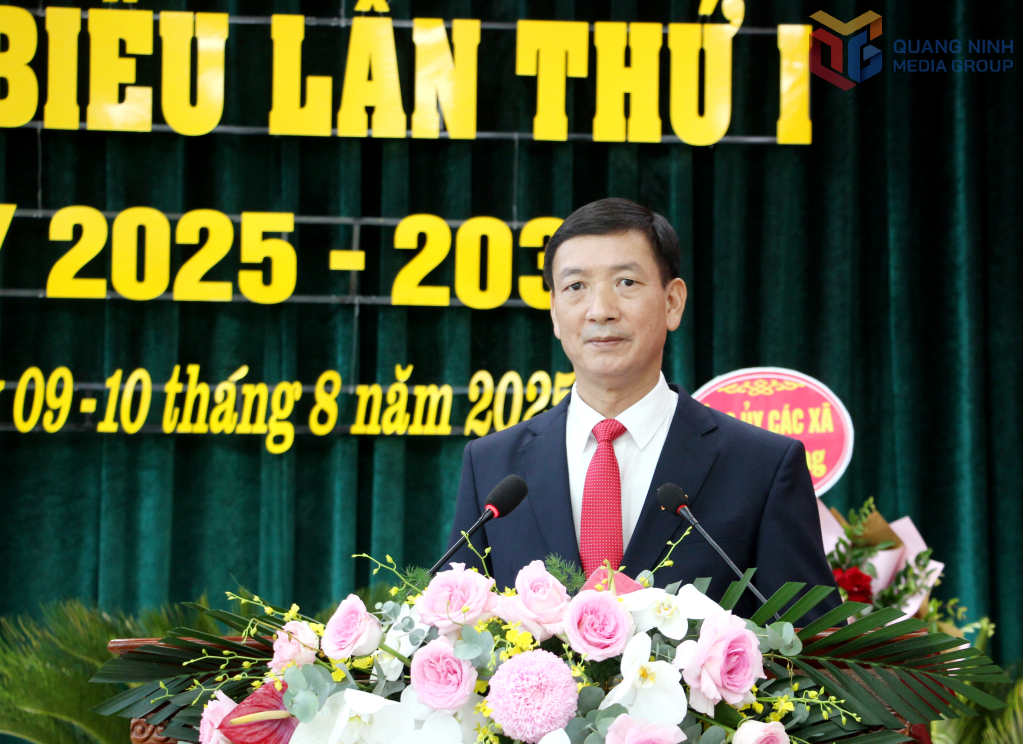 Đồng chí Nịnh Quốc Hoàn, Bí thư Đảng ủy xã Lương Minh, phát biểu tại Đại hội.