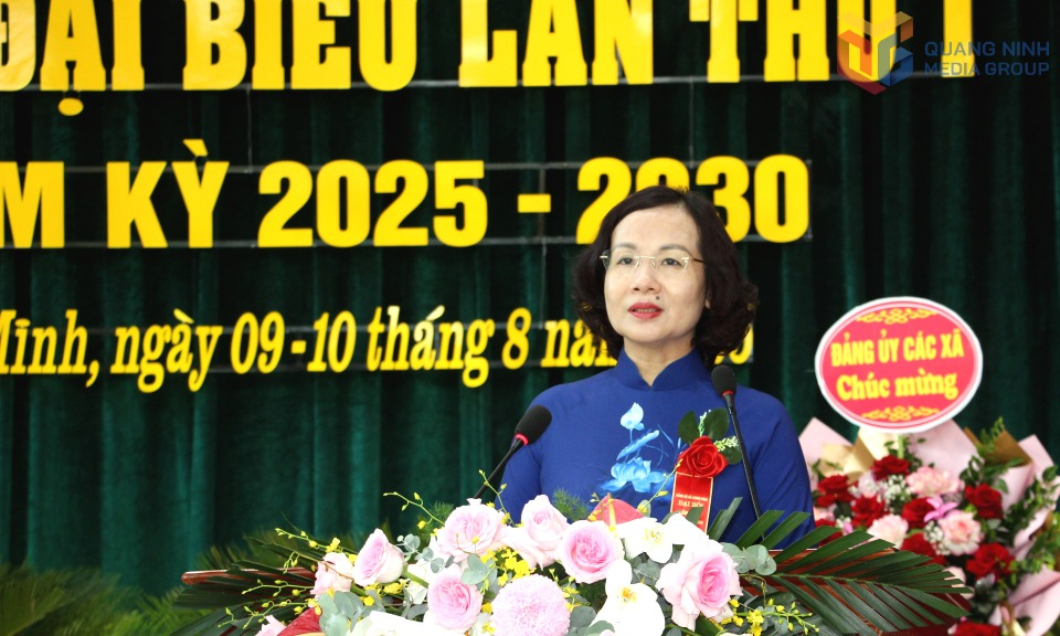 Đồng chí Bùi Thúy Phượng, Ủy viên Ban Thường vụ Tỉnh ủy, Trưởng Ban Tổ chức Tỉnh ủy, phát biểu tại Đại hội.