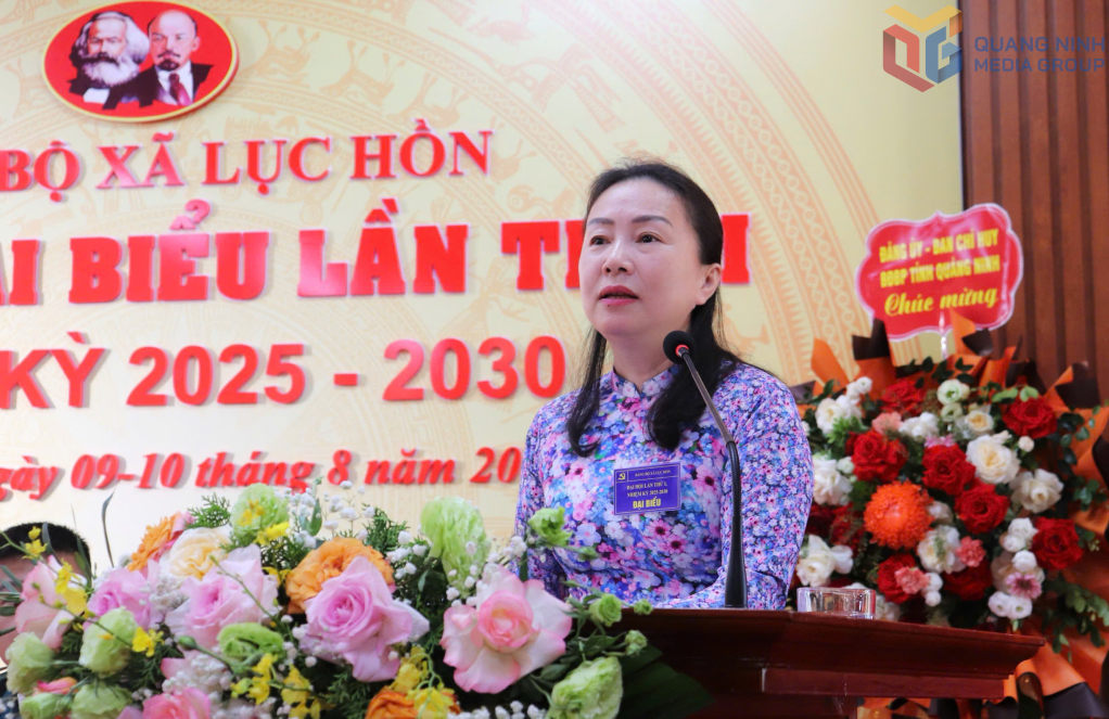 Đồng chí Vi Ngọc Bích, Ủy viên Ban Thường vụ Tỉnh uỷ, Phó Chủ tịch Thường trực HĐND tỉnh, phát biểu tại đại hội.