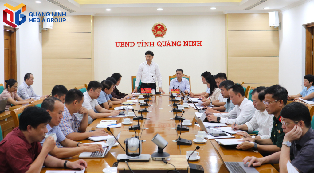 Quang cảnh buổi làm việc.