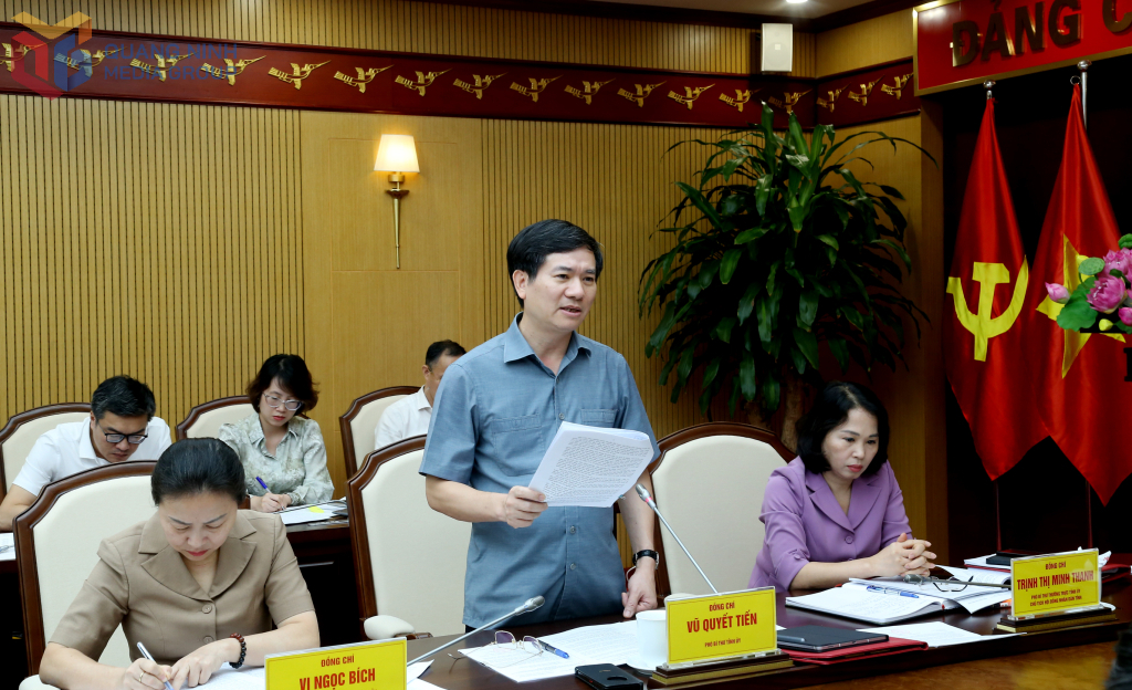 Đồng chí Vũ Quyết Tiến, Phó Bí thư Tỉnh ủy, phát biểu tại hội nghị.
