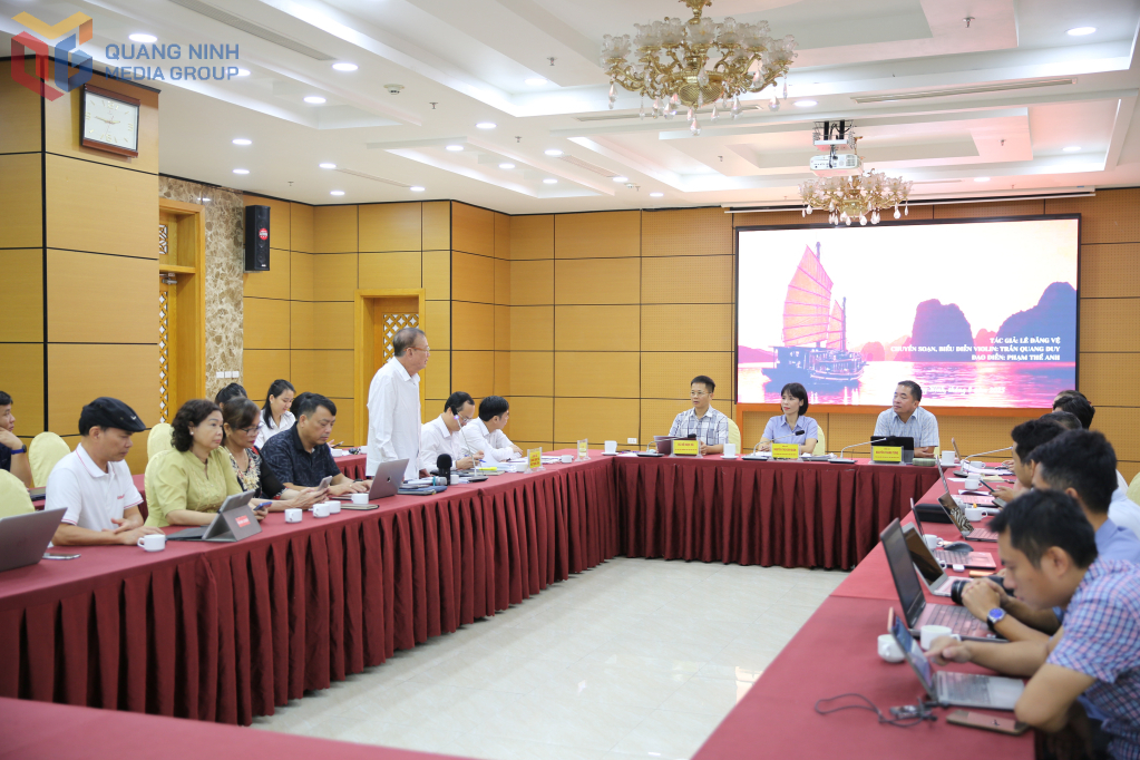 Nhạc sĩ Lê Đăng Vệ đã giới thiệu tác phẩm MV âm nhạc “Đêm trăng Hạ Long”.