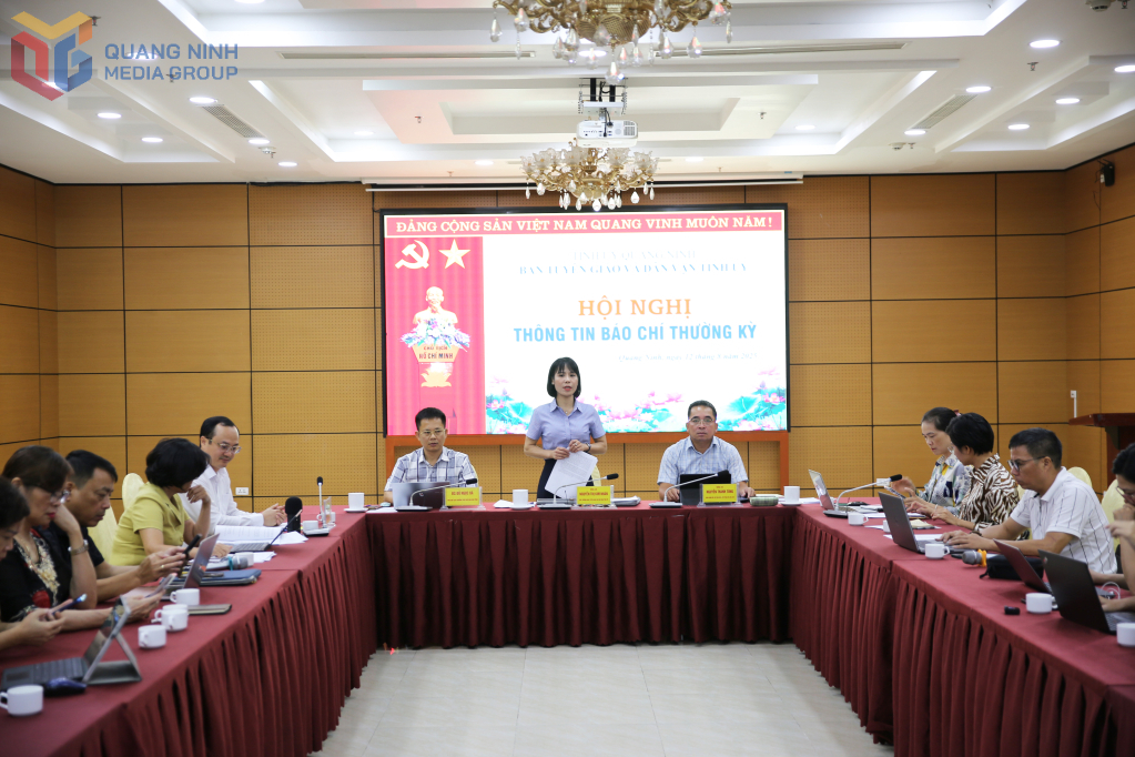 Đồng chí Nguyễn Thị Kim Nhàn, Phó Trưởng Ban Tuyên giáo và Dân vận Tỉnh ủy, định hướng công tác tuyên truyền trong thời gian tới.