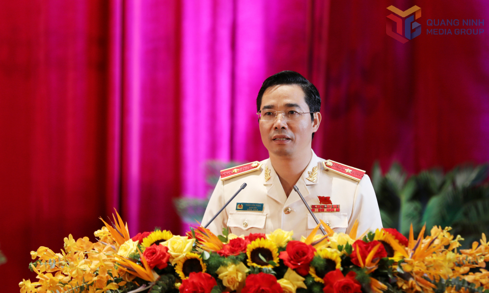 Thiếu tướng Trần Văn Phúc, Bí thư Đảng ủy, Giám đốc Công an tỉnh, phát biểu tại Đại hội.