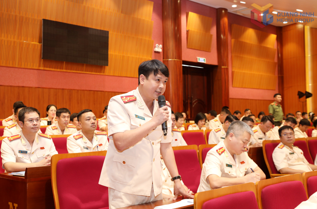 Đại biểu tham gia ý kiến về nhân sự Đại hội.