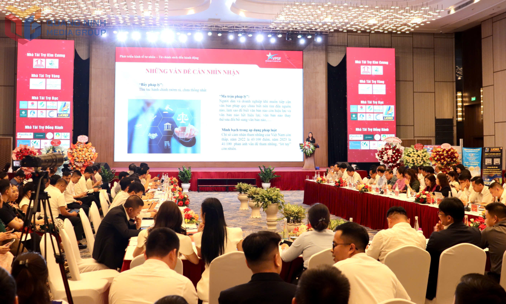 Quang cảnh diễn đàn.