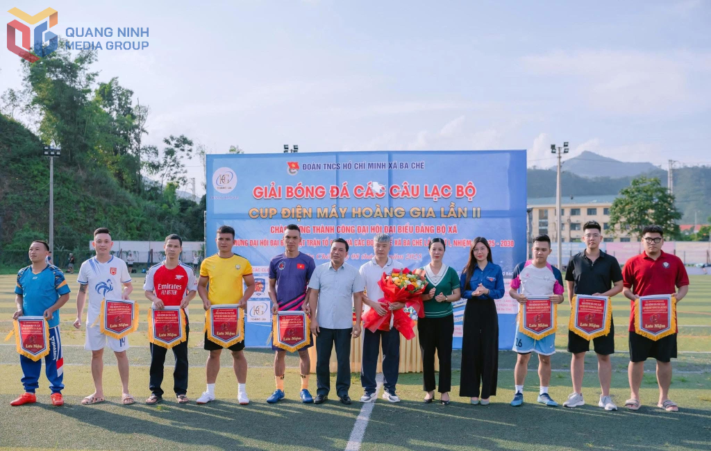 Đoàn Thanh niên xã Ba Chẽ phối hợp tổ chức Giải bóng đá các Câu lạc bộ Cup Điện máy Hoàng Gia lần II năm 2025 chào mừng Đại hội đại biểu Đảng bộ xã. 