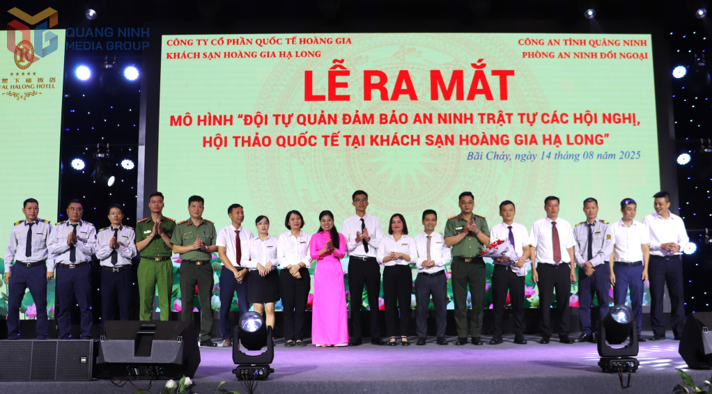 Ra mắt đội tự quản đảm bảo ANTT các hội nghị, hội thảo quốc tế tại Khách sạn Hoàng gia.