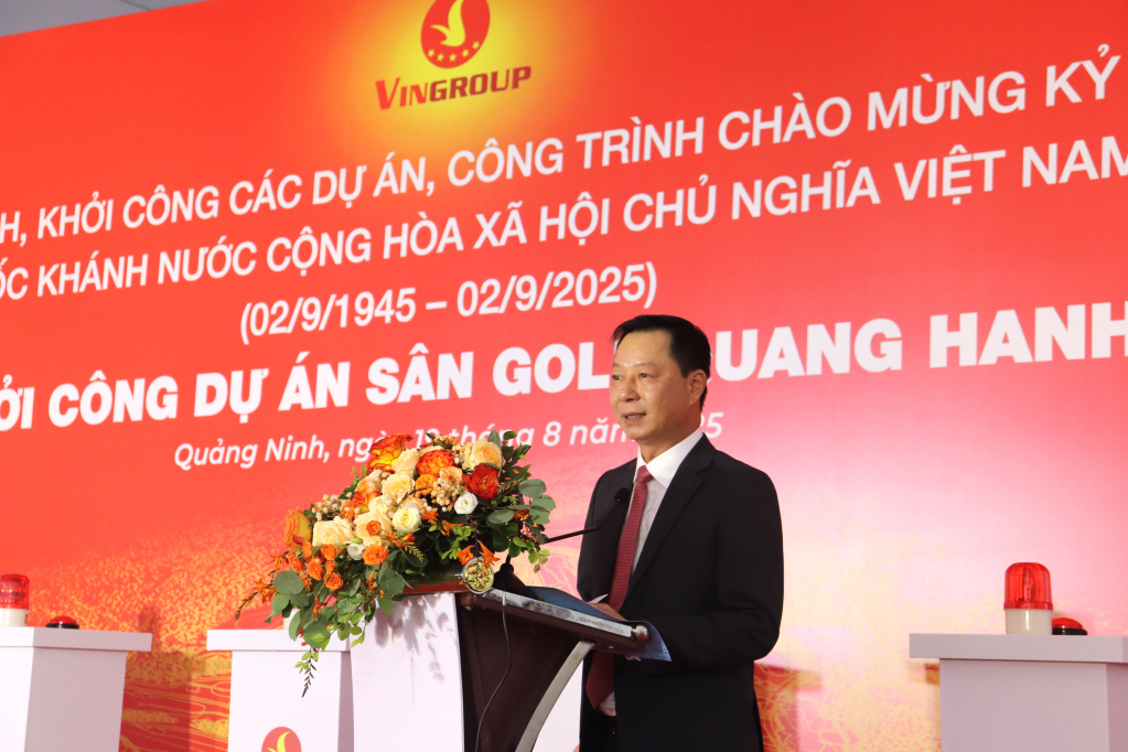 Phó Chủ tịch UBND tỉnh Lê Văn Ánh phát biểu tại lễ khởi công dự án sân golf Quang Hanh. 