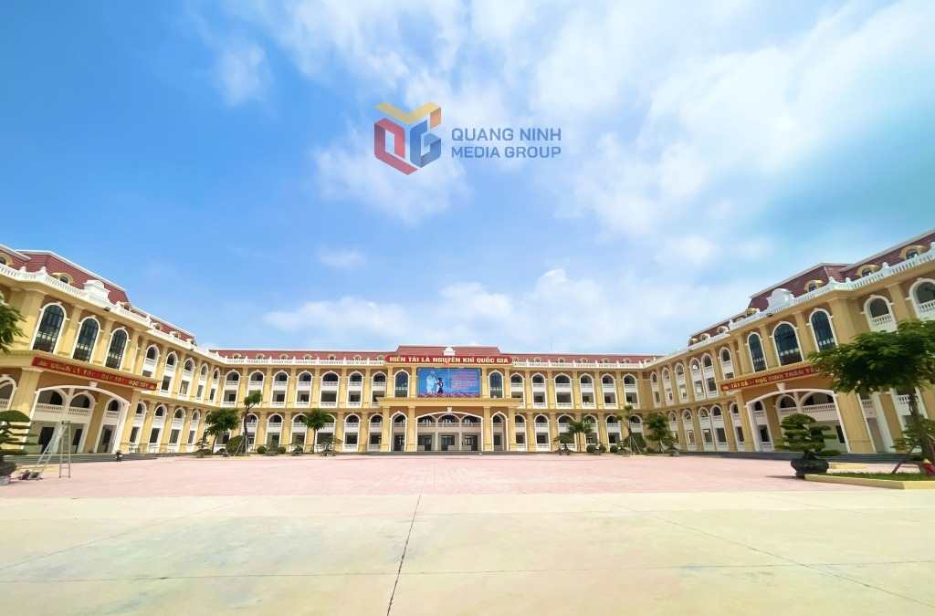 Trường THCS Quảng Hà