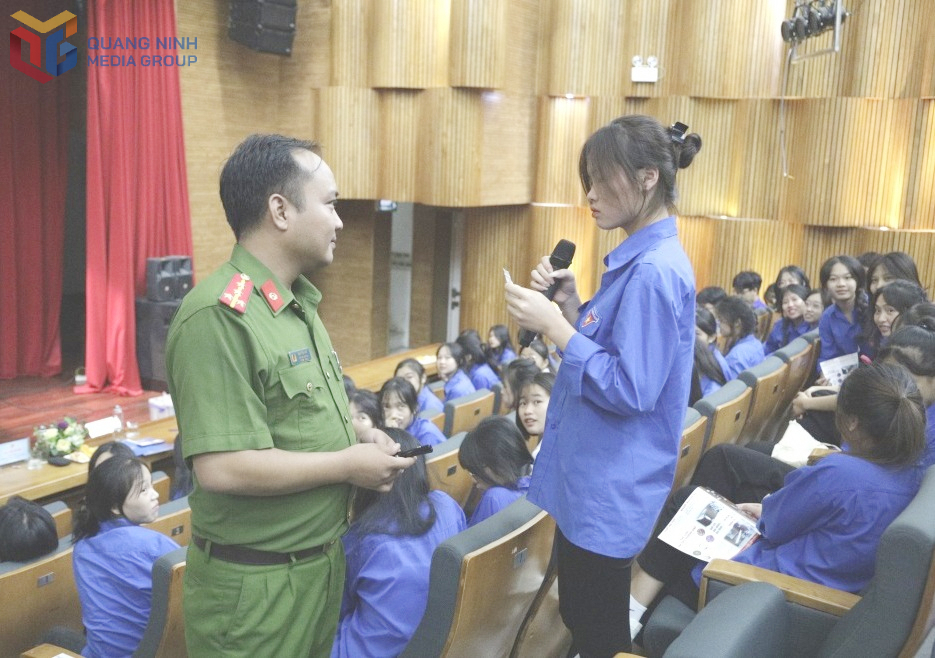 Đoàn viên tham gia tập huấn công tác phòng, chống  ma túy, tệ nạn xã hội do Đoàn Thanh niên UBND tỉnh tổ chức. 