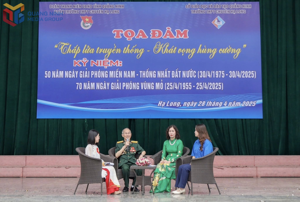 Đoàn Thanh niên UBND tỉnh tổ chức chương trình tọa đàm với chủ đề “Thắp lửa truyền thống - Khát vọng hùng cường” chào mừng kỷ niệm 50 năm Ngày Giải phóng miền Nam - Thống nhất đất nước 30/4 (1975-2025) và 70 năm Ngày Giải phóng Vùng mỏ 25/4 (1955-2025).