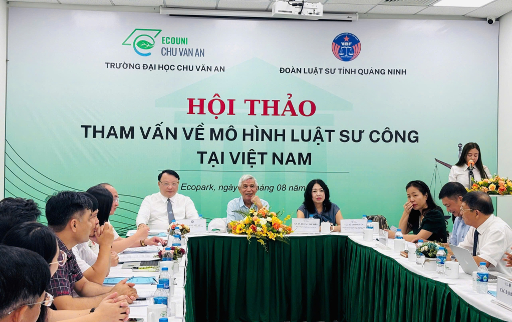 Đoàn luật sư tỉnh phối hợp cùng Trường Đại học Chu Văn An tổ chức hội thảo Tham vấn về mô hình luật sư công tại Việt Nam. Ảnh: Đơn vị cung cấp