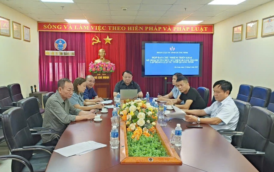 Ban Chủ nhiệm Đoàn Luật sư tỉnh họp triển khai nhiệm vụ. Ảnh: Đơn vị cung cấp