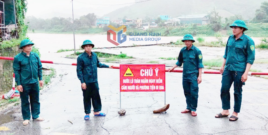 Lực lượng dân quân tự vệ xã Ba Chẽ dựng barie, gác chắn 24/24h tại các ngầm tràn để đảm bảo an toàn do ảnh hưởng bão số 3 (Wipha) gây mưa lớn kéo dài tháng 7/2025.