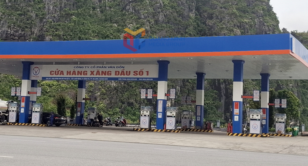 Cửa hàng xăng dầu số 1 thuộc Công ty CP Vân Đồn tại địa bàn Khu phố 6 luôn được mô hình PCCC tự quản phối hợp với nhân viên cây nâng cao công tác phòng ngừa cháy nổ trong quá trình kinh doanh.