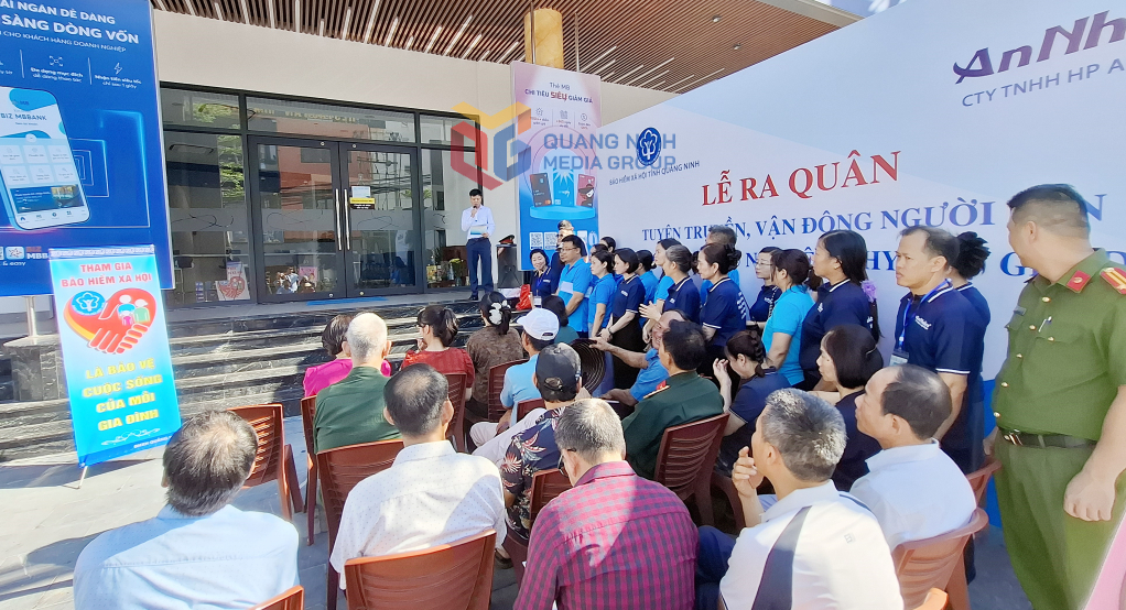 Lễ ra quân tuyên truyền, vận động người dân tham gia BHXH tự nguyện, BHYT hộ gia đình tại phường Bãi Cháy.